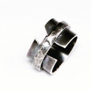 Anillo de plata y circón