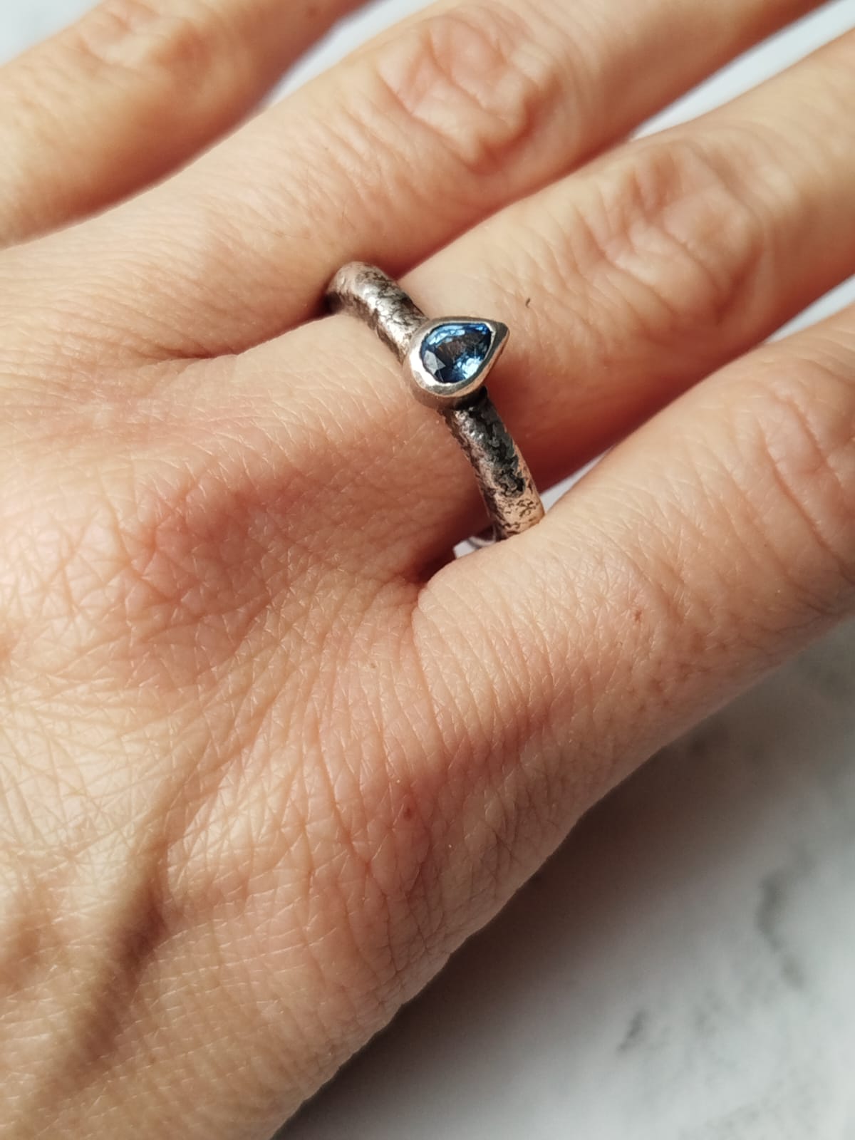 Anillo de plata y zafiro - Imagen 3